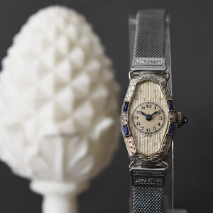 20s WARWICK Ladies Art Deco 18K Gold Sapphire/Diamonds Watch