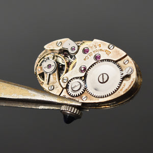 20s WARWICK Ladies Art Deco 18K Gold Sapphire/Diamonds Watch