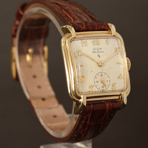 1949 ELGIN DeLuxe USA Model 5712 Gents Dress Watch