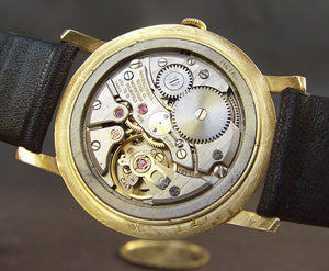 1970 IWC Schaffhausen 18K Gold Vintage Gents Watch Ref. 2400