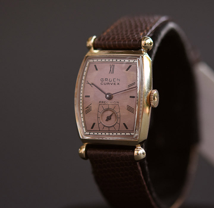 1945 GRUEN Curvex 14K Solid Gold Gents Watch