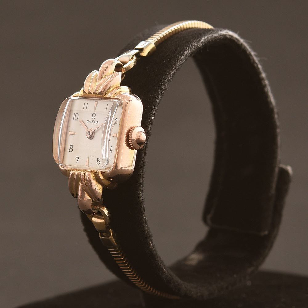 1949 OMEGA Vintage Cocktail Watch Ref. 3895/1