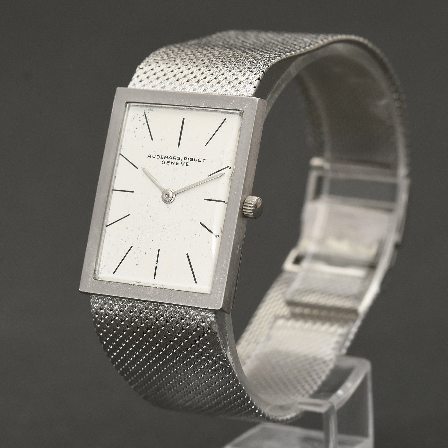 1966 AUDEMARS PIGUET Gents 18K Gold Ultra-Slim Watch