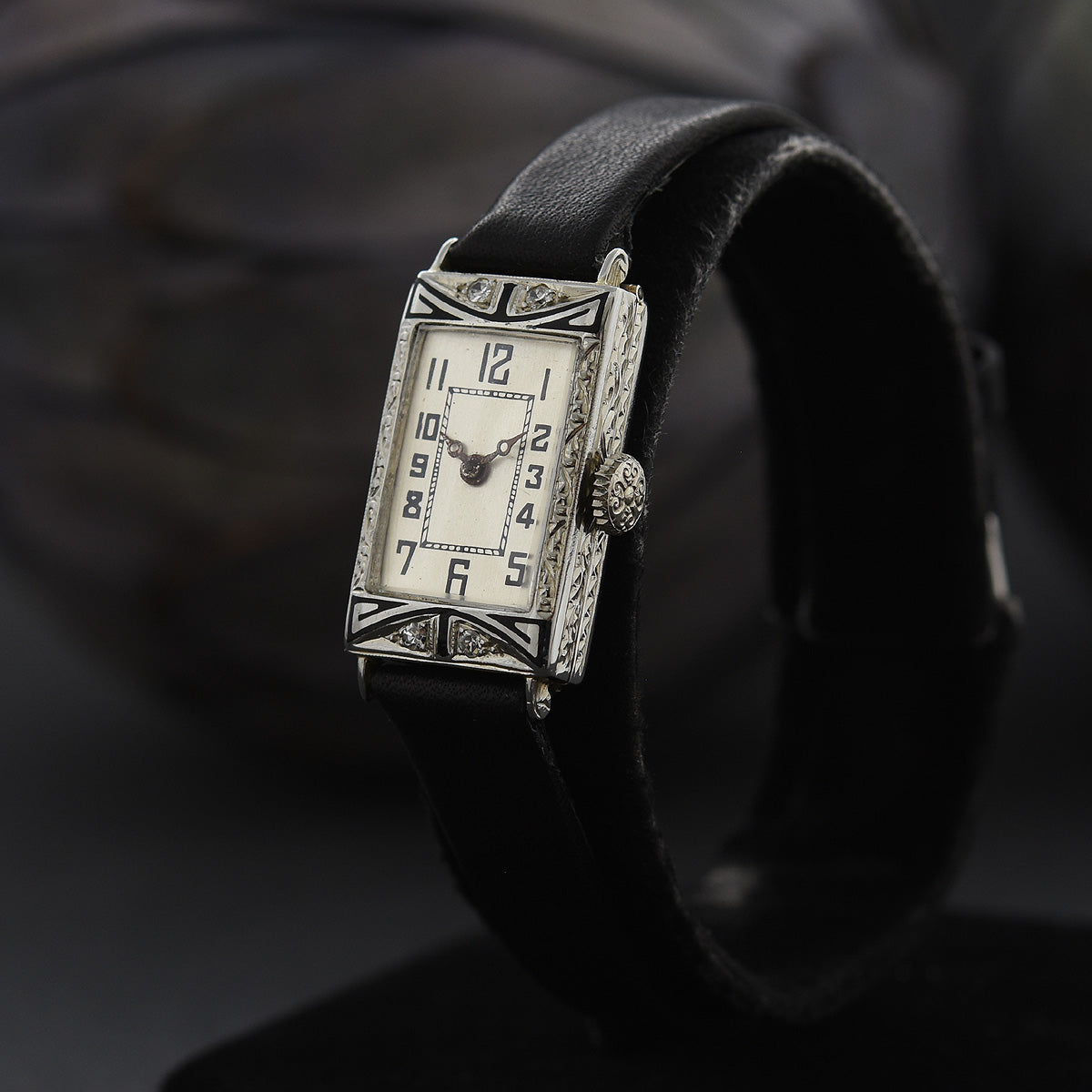 20s MODERN Ladies Art Deco 18K Gold/Enamel Watch