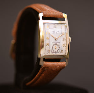 1943 GRUEN Verti-Thin 14K Solid Gold Gents Watch