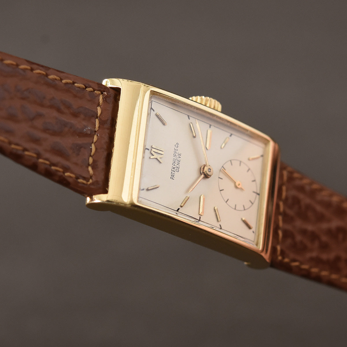 1944 PATEK PHILIPPE Ref. 1442 Gents 18K Vintage Watch